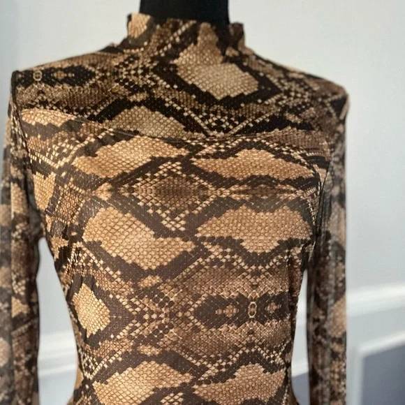 Elegant Brown Snake Print Maxi Dress - Picture 3 of 9